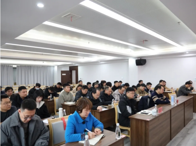 市城投集團(tuán)召開(kāi)違規(guī)套取資金問(wèn)題專(zhuān)項(xiàng)整治暨國(guó)有、集體資產(chǎn)違規(guī)轉(zhuǎn)租問(wèn)題專(zhuān)項(xiàng)治理工作推進(jìn)會(huì)
